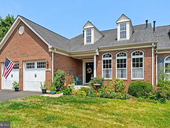 4th image of 284 Amber Cir
