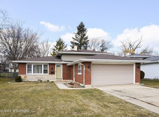 1034 Cuyahoga Dr, Bartlett, IL 60103