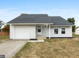 40 Penfield Ln, Sicklerville, NJ 08081