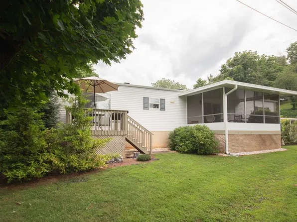 43 Old Well Rd, Franklin, NC 28734