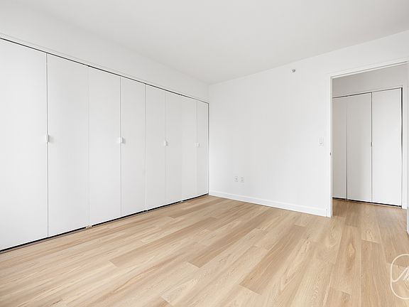 4th image of 561 10th Ave APT 31E
