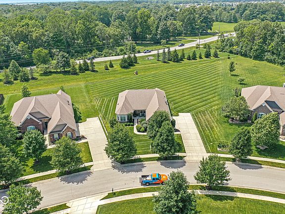 4th image of 9208 Branch View Dr