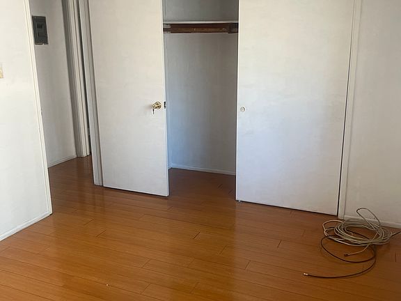 4th image of 2732 Delta Ave