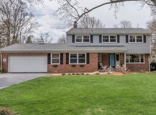 22W571 Tamarack Dr, Glen Ellyn, IL