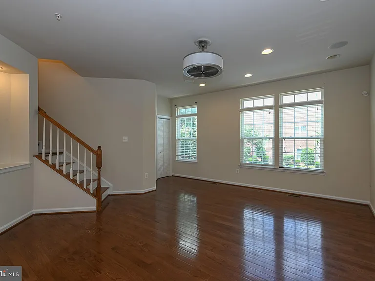 3707 Hansberry Ct NE — Photo 5