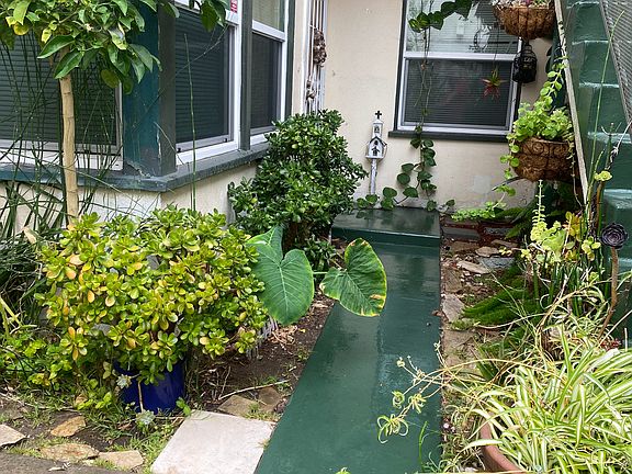 4th image of 1346 E Florida St #7