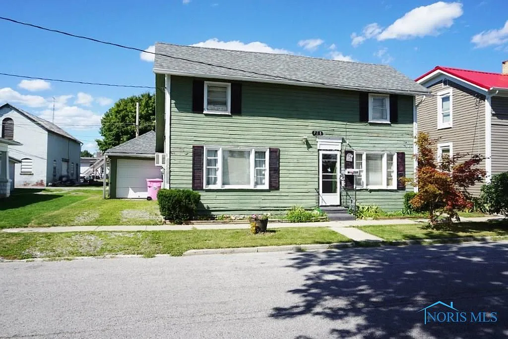 728 Adams St photo 1