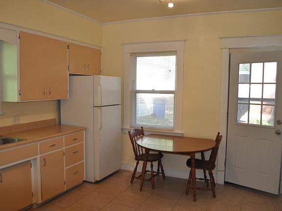 4th image of 503 Valley Ave NW