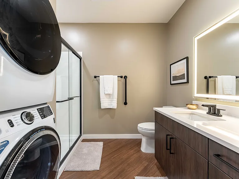 1364 E Battlefield Rd — Photo 166