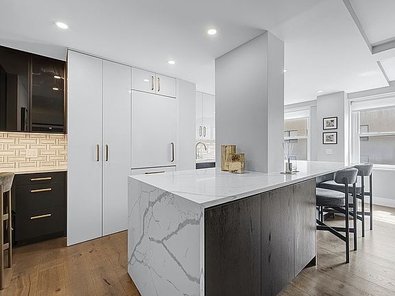 4th image of 201 E 79th St APT 11B