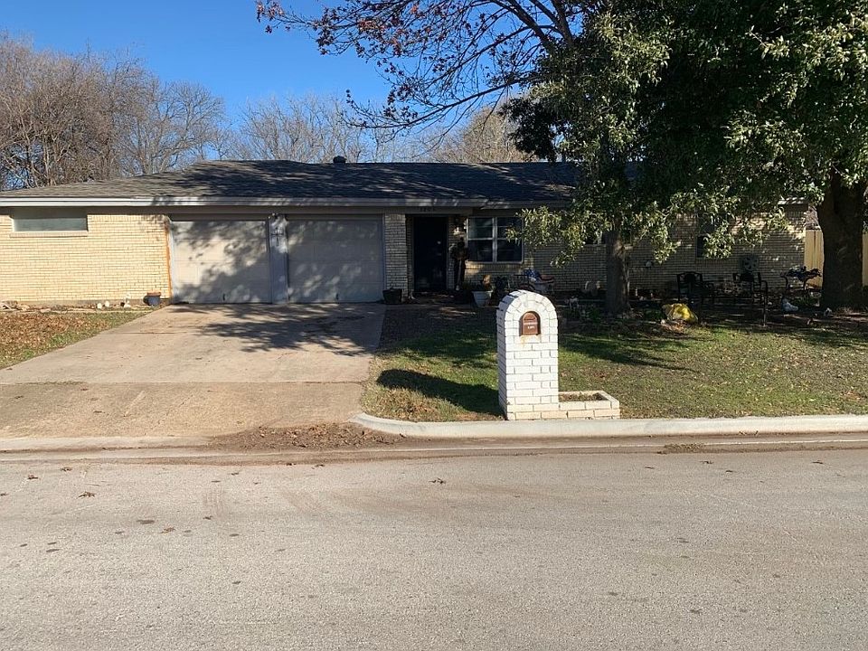 1st image of 1204 Bradford Dr