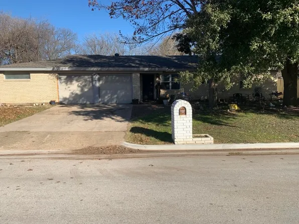 1204 Bradford Dr, Hurst, TX 76053