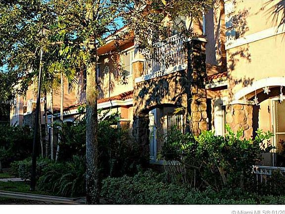 3rd image of 2779 SW 82nd Ave #105