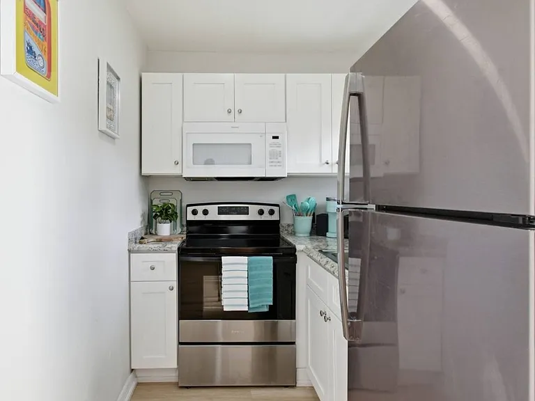 2147 Washington Ave — Photo 9