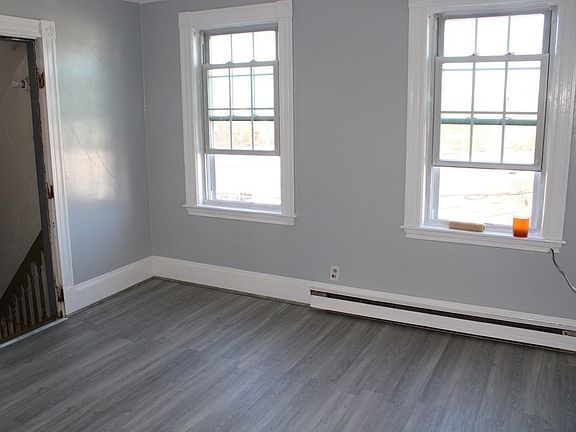 5th image of 141 Washington St