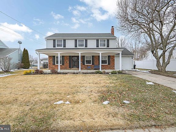 2nd image of 104 Evergreen Rd