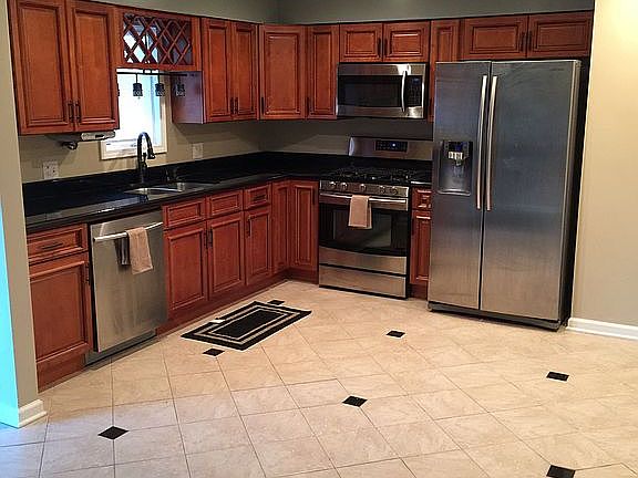4th image of 125 Winthrop Dr