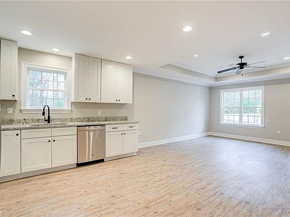 5th image of 709 Meadowgreen Village Dr
