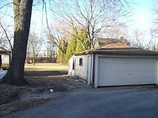 2nd image of 2112 E Leroy Ave