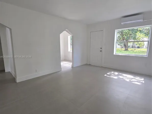 237 SW 13th St, Dania Beach, FL