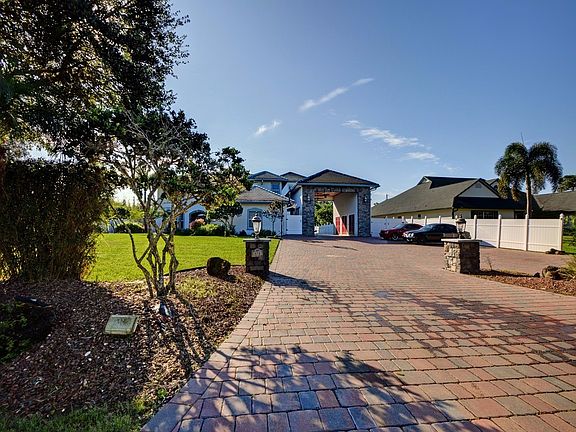 5th image of 578 Cross Creek Cir