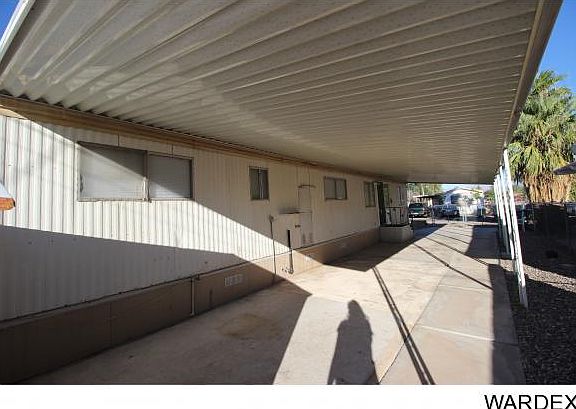 2nd image of 1947 W Riverbend Cir