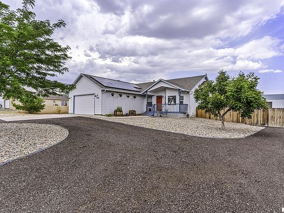 3rd image of 686 N Mancos Dr