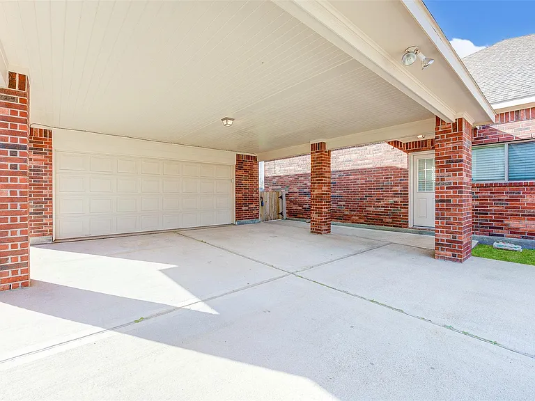 3718 Quarter Horse Trl — Photo 45
