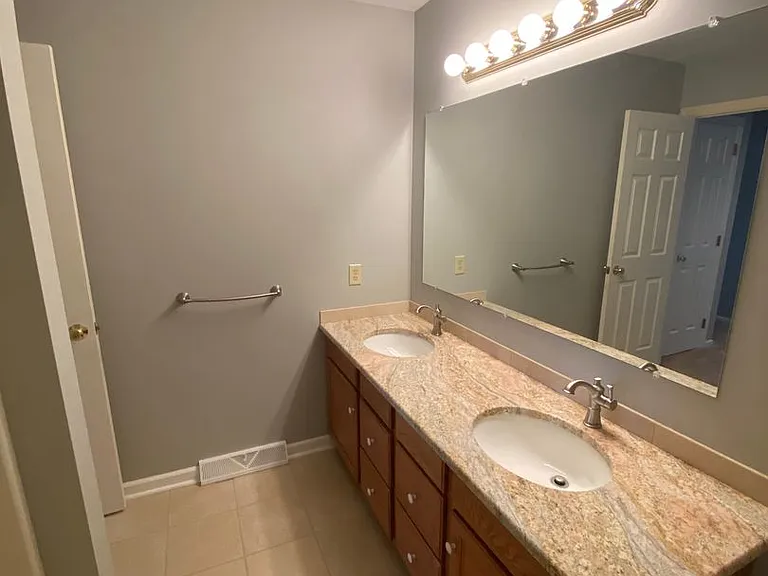 472 Hillside Dr — Photo 27