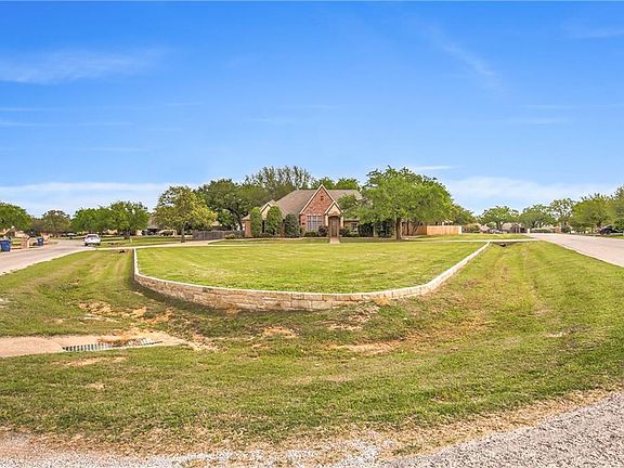 2nd image of 3226 Golden Oaks Cir