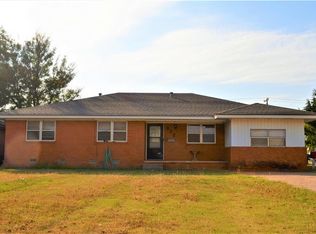 822 N Meta St, Cordell, OK 73632