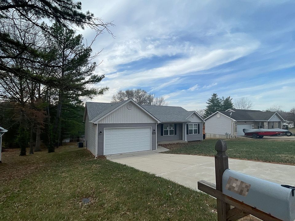 2nd image of 1029 Cherry Ln