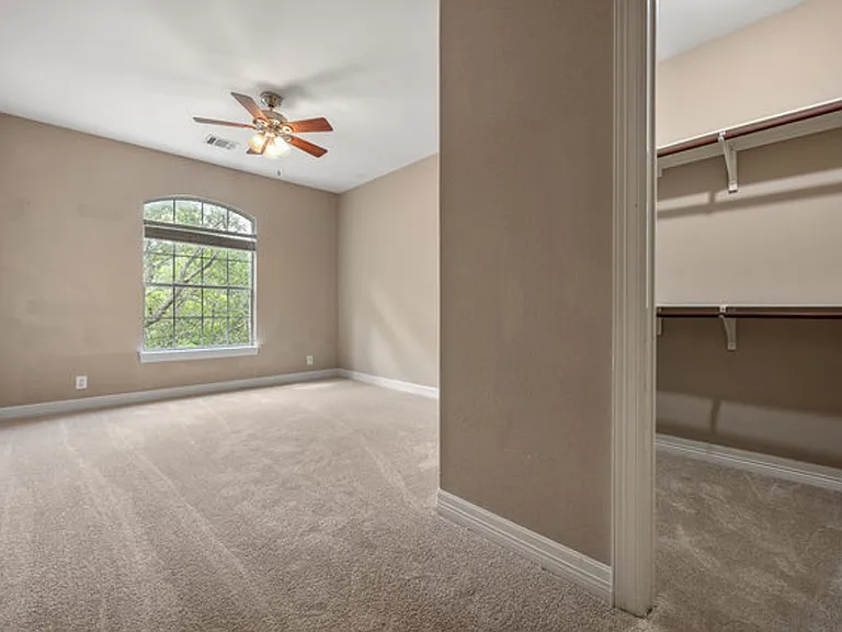 410 Cadence Hl — Photo 24