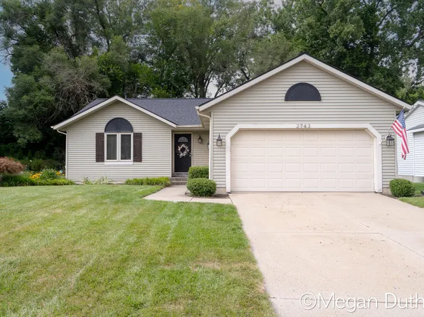 2743 Olivia St NW, Grand Rapids, MI 49504
