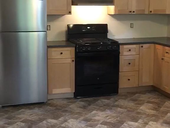 3rd image of 640 Midland Ave Floor 2