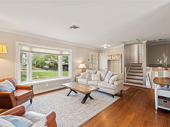 2nd image of 2736 Edinberg Dr
