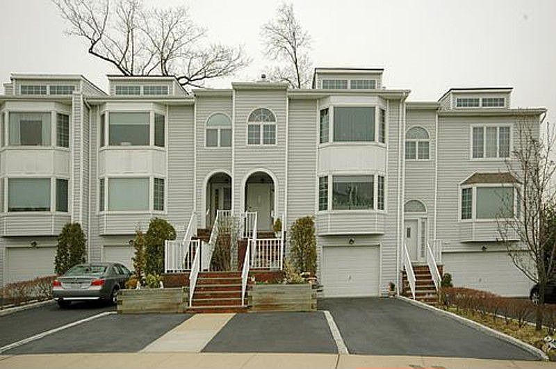 1st image of 24206B Oak Park Dr