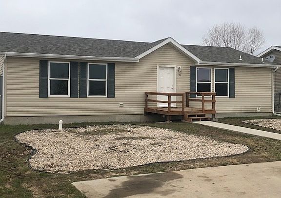 3rd image of 131 Tamari Dr