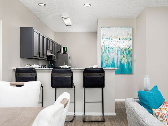 Open Kitchen and Dining Space - The Commons at Canal Winchester