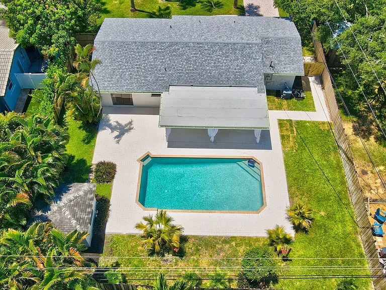 832 SW 10th Ave — Photo 43