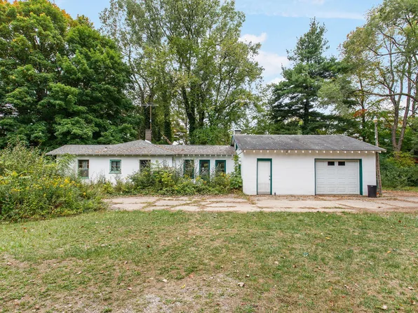 130 Blue Star Hwy, South Haven, MI 49090