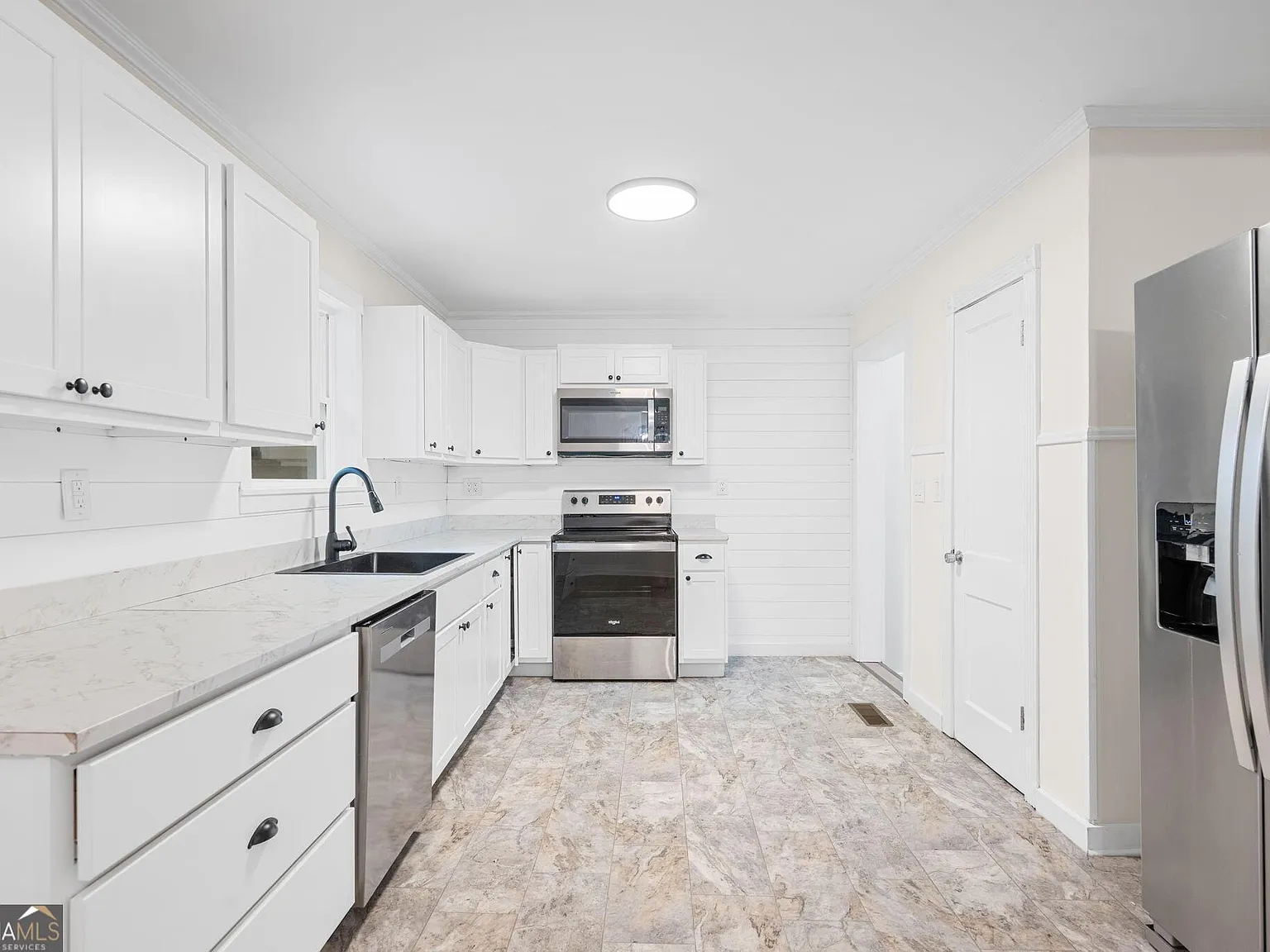 3 bed, 2.0 bath, 1610 sqft, $1,750 — Photo 4