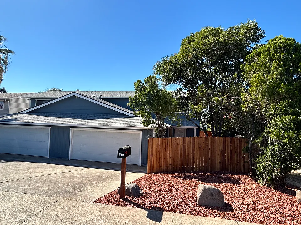 6114 Merrywood Dr