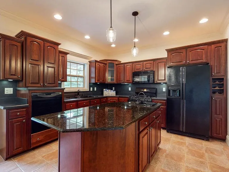 7703 Wolfpen Ridge Dr — Photo 7