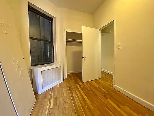 3rd image of 69 W 71st St #3B