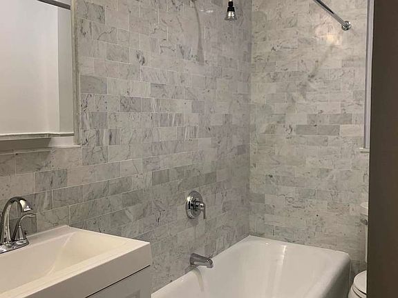 5th image of 305 Lexington Ave APT 4C