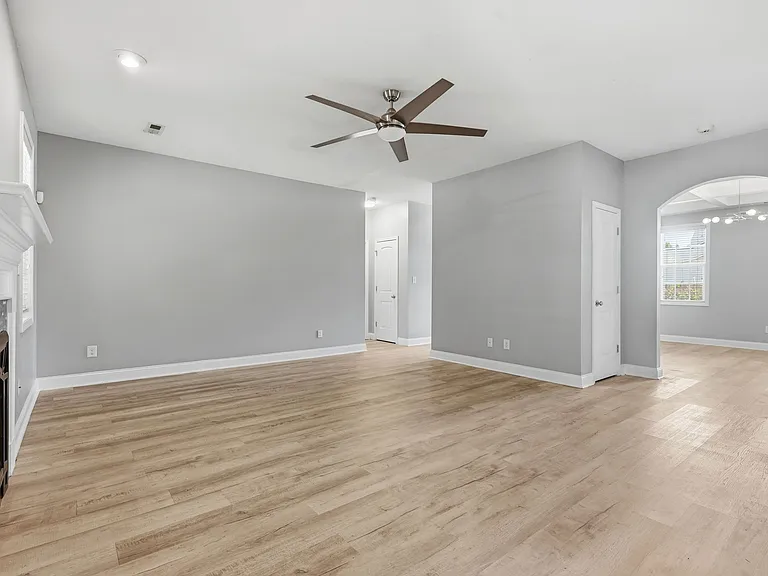 1541 Gallant Fox Ct — Photo 18
