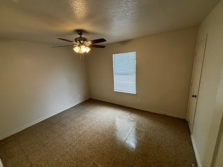 814 S Martin Luther King Jr Dr — Photo 20