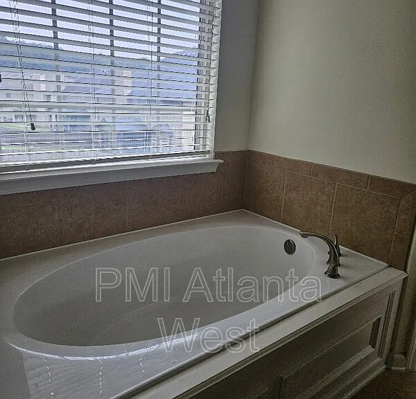 2826 Austin Common Dr — Photo 15