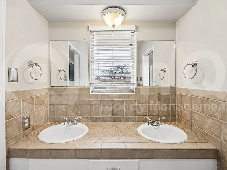 9007 Sweetwater Dr — Photo 17